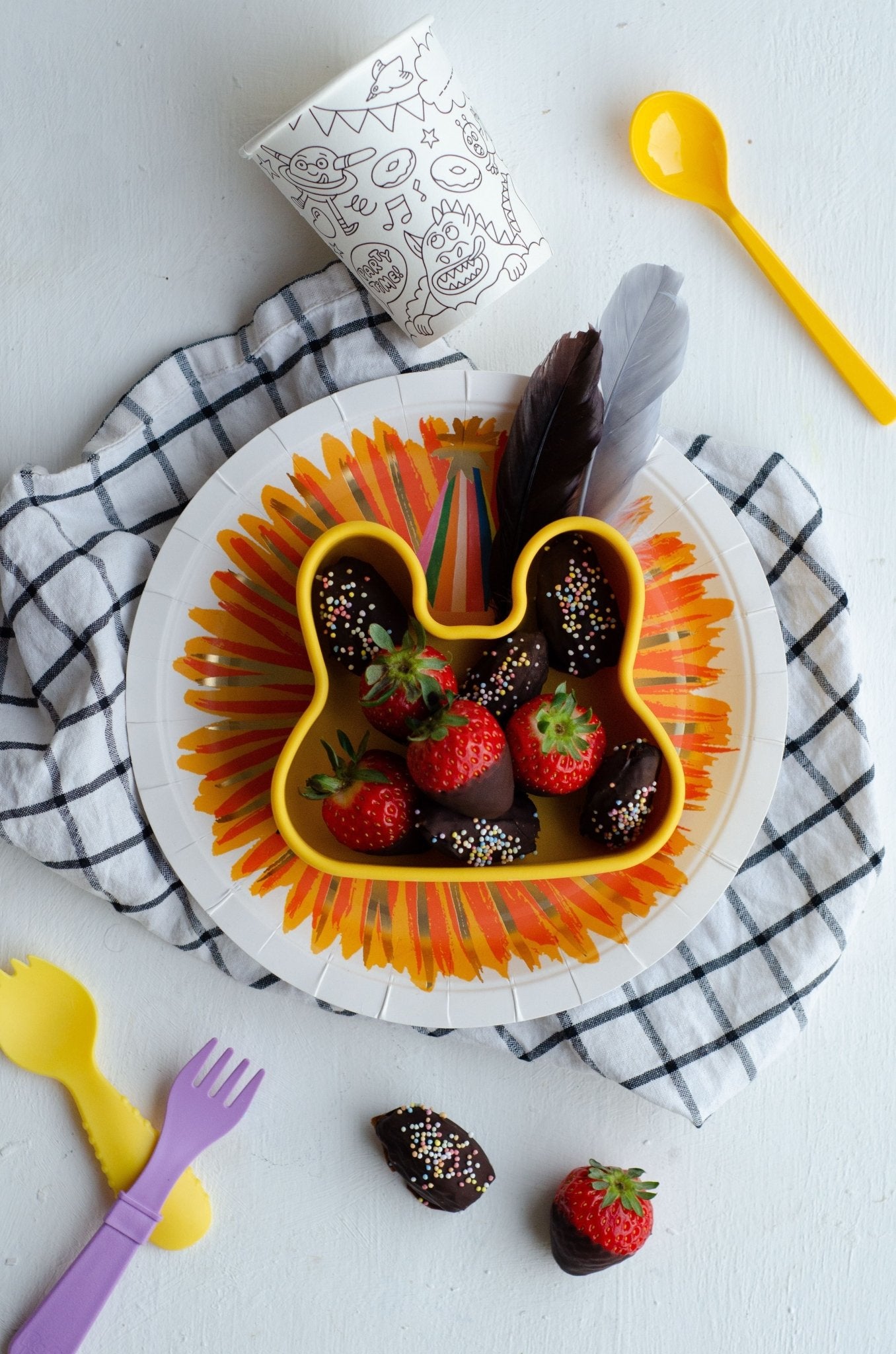 Chocolate-Dipped Strawberries & Dates For Kids 