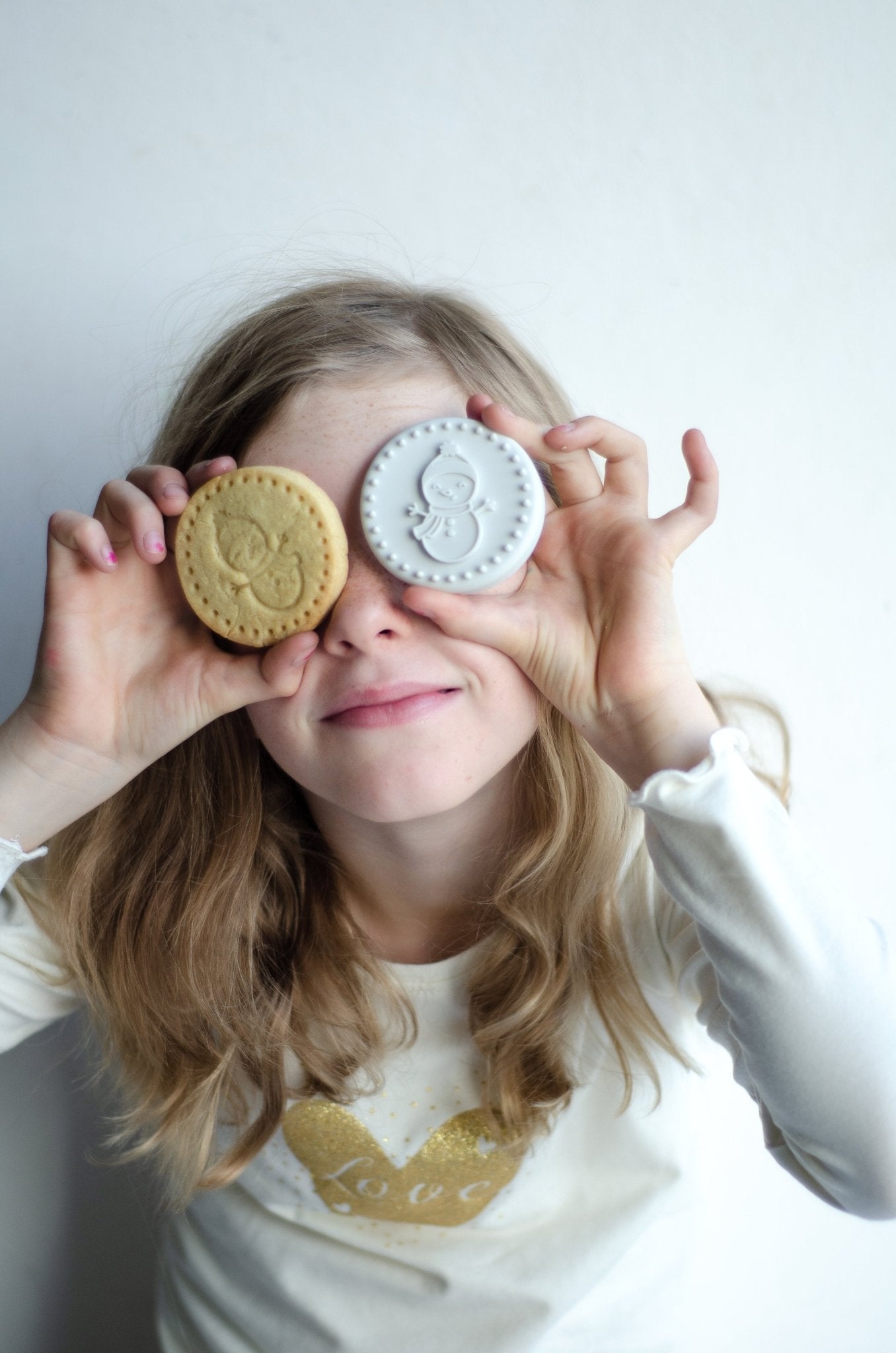 The Easiest, Peasiest Kid-Approved Christmas Cookies