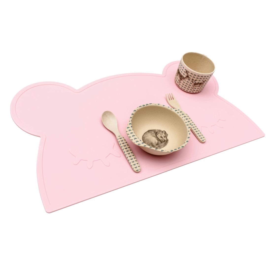 Silicone bear kids placemat in the shade powder pink.